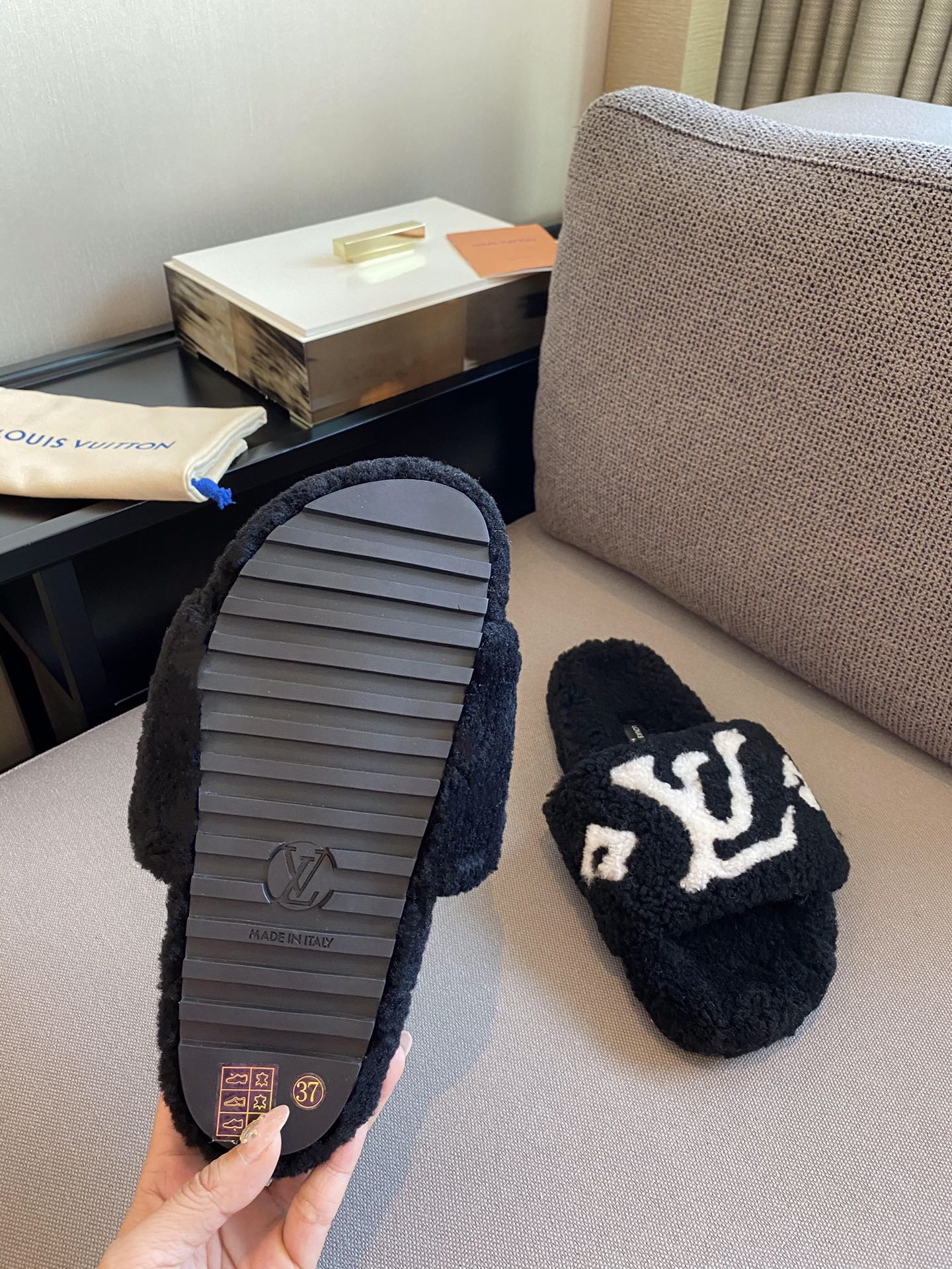lvt sandals