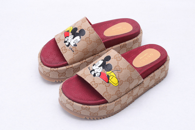 g*u*i sandals