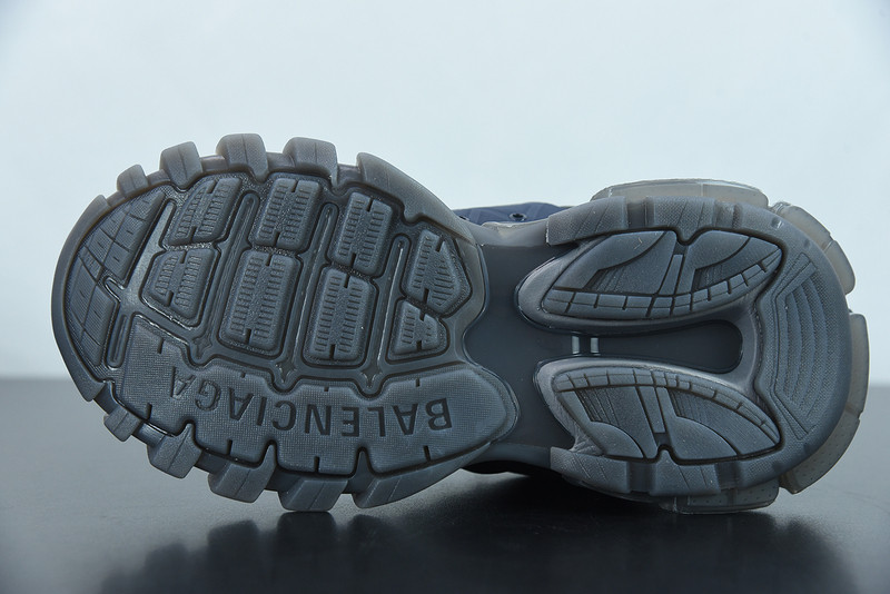 bc track sneaker