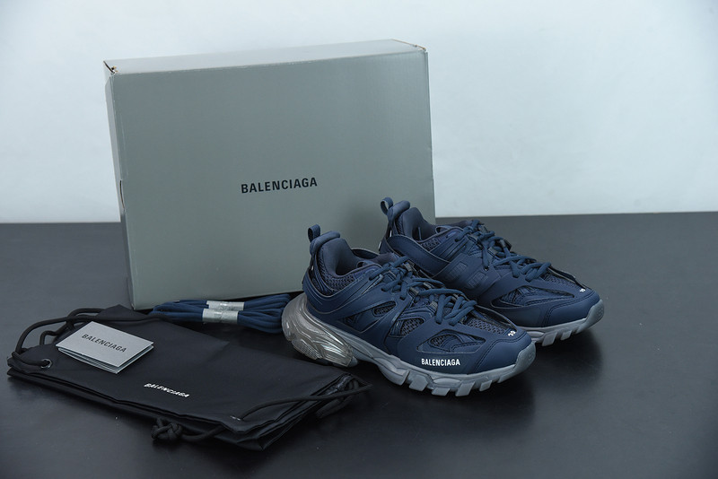 bc track sneaker