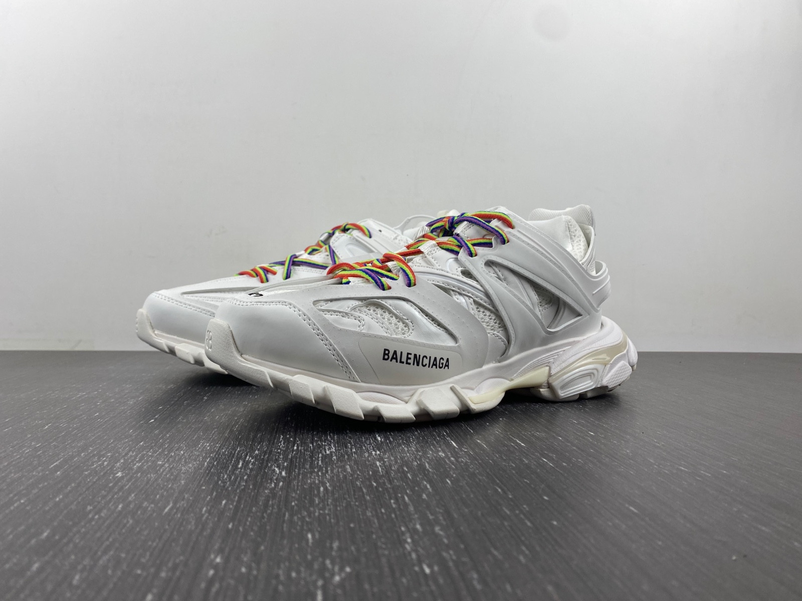 bc track sneaker