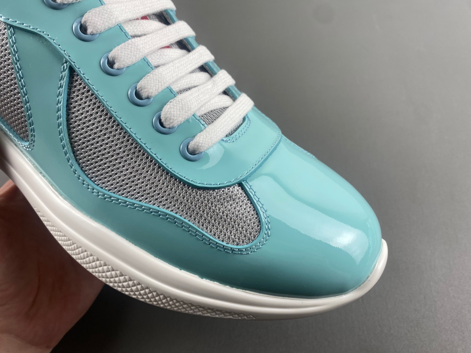 pr sneaker