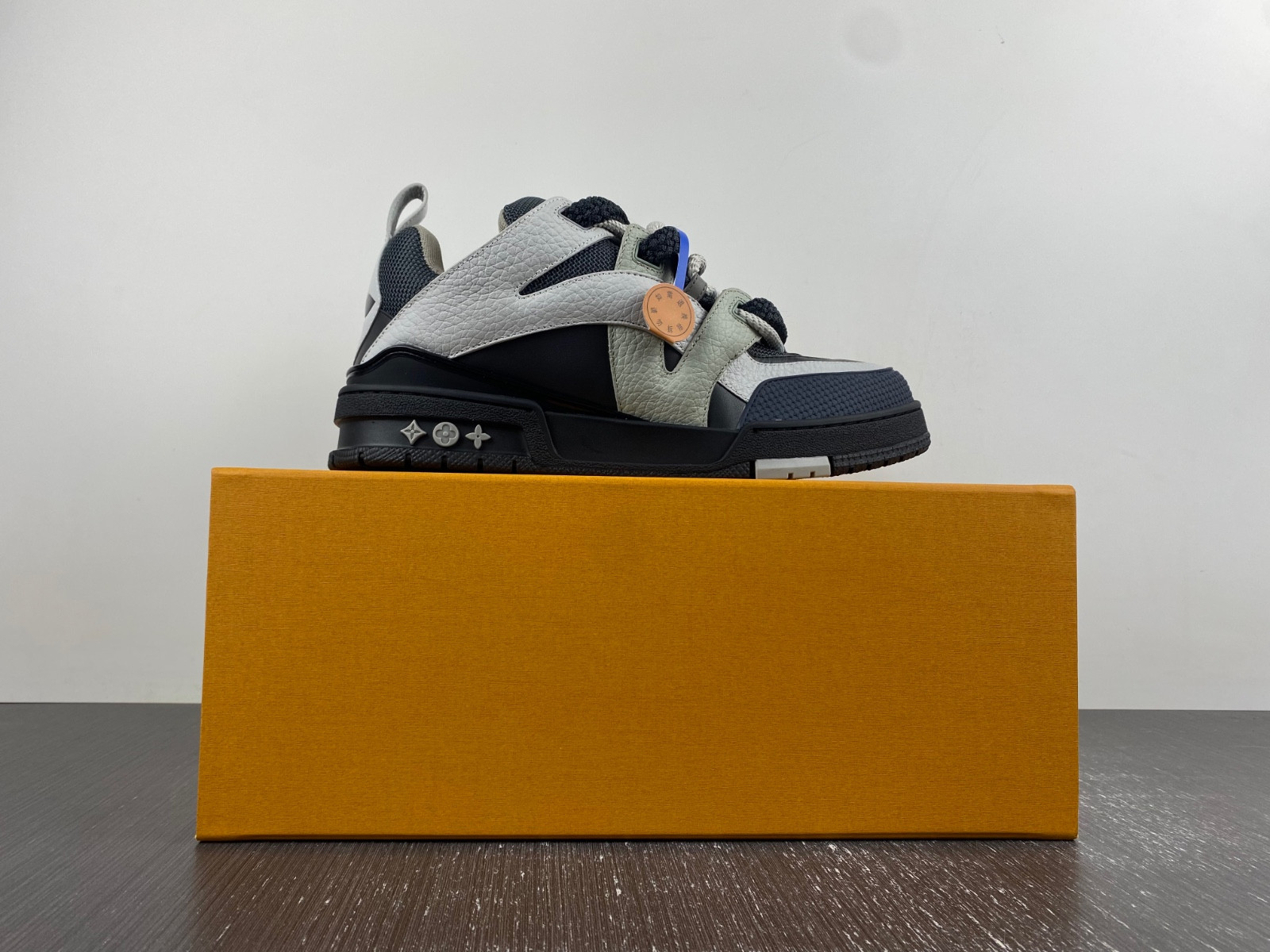 lvt sneakers