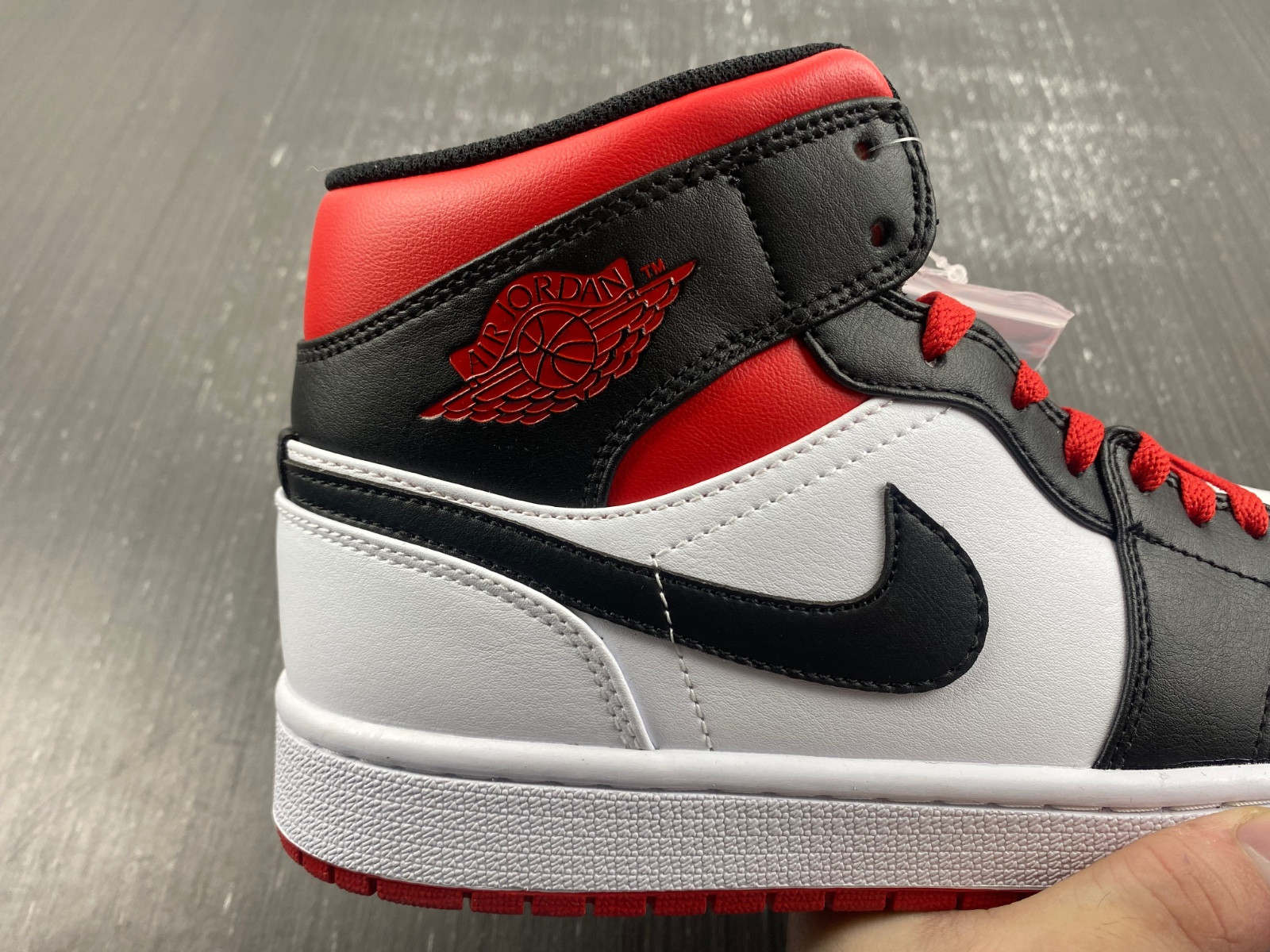 air jordan 1 mid white gym red black dq8426-106