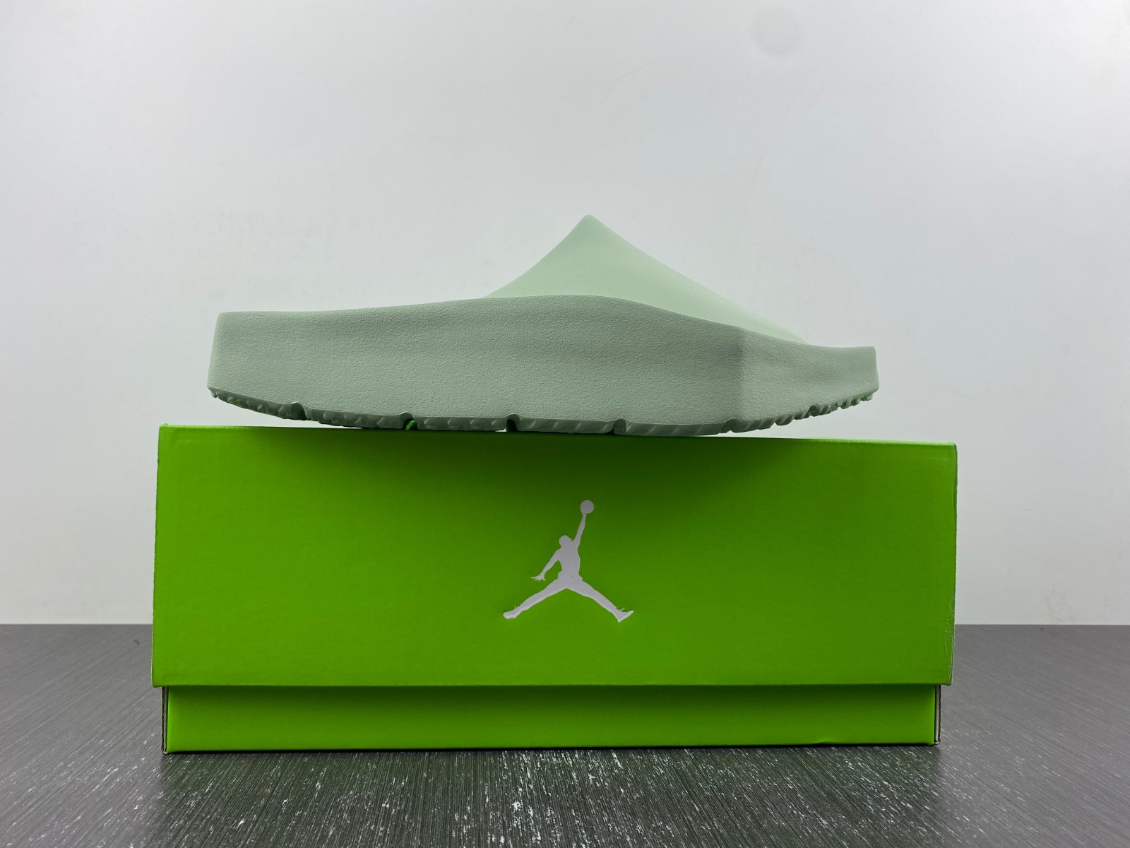 jordan hex mule pistachio frost dq8992-300
