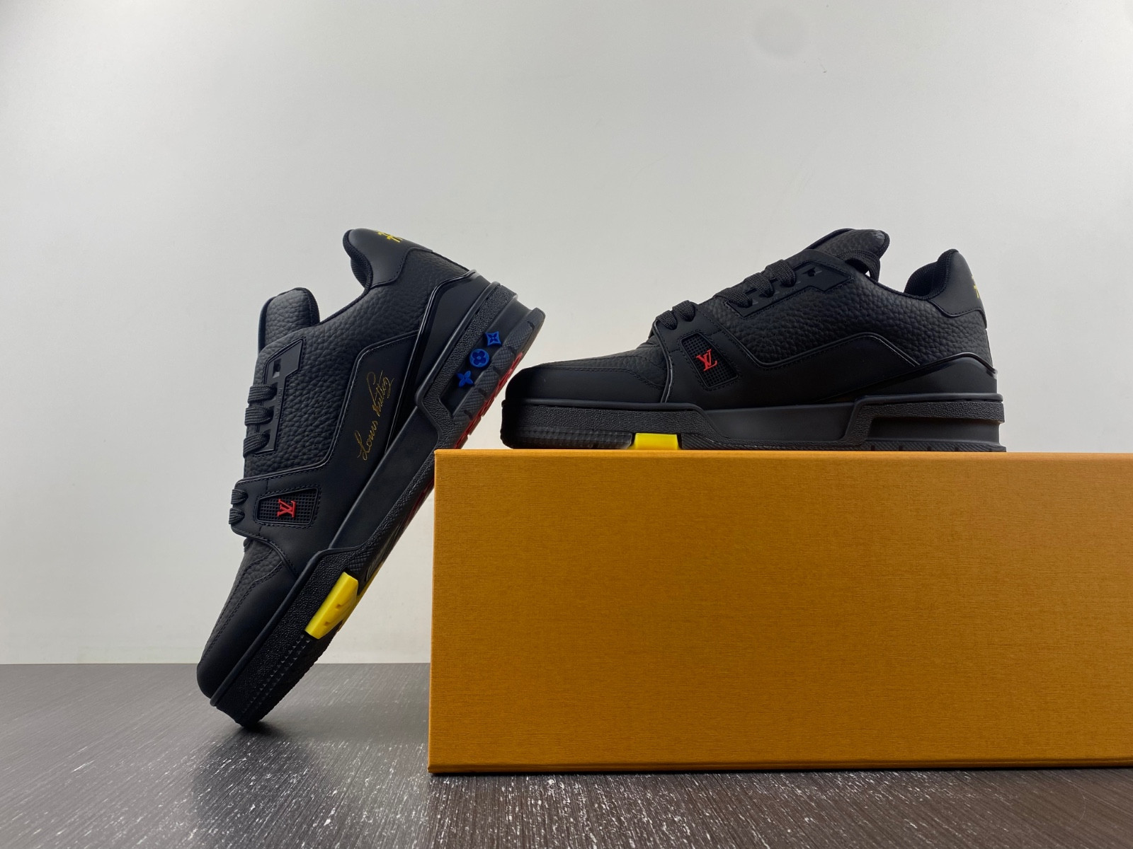 lvt sneakers