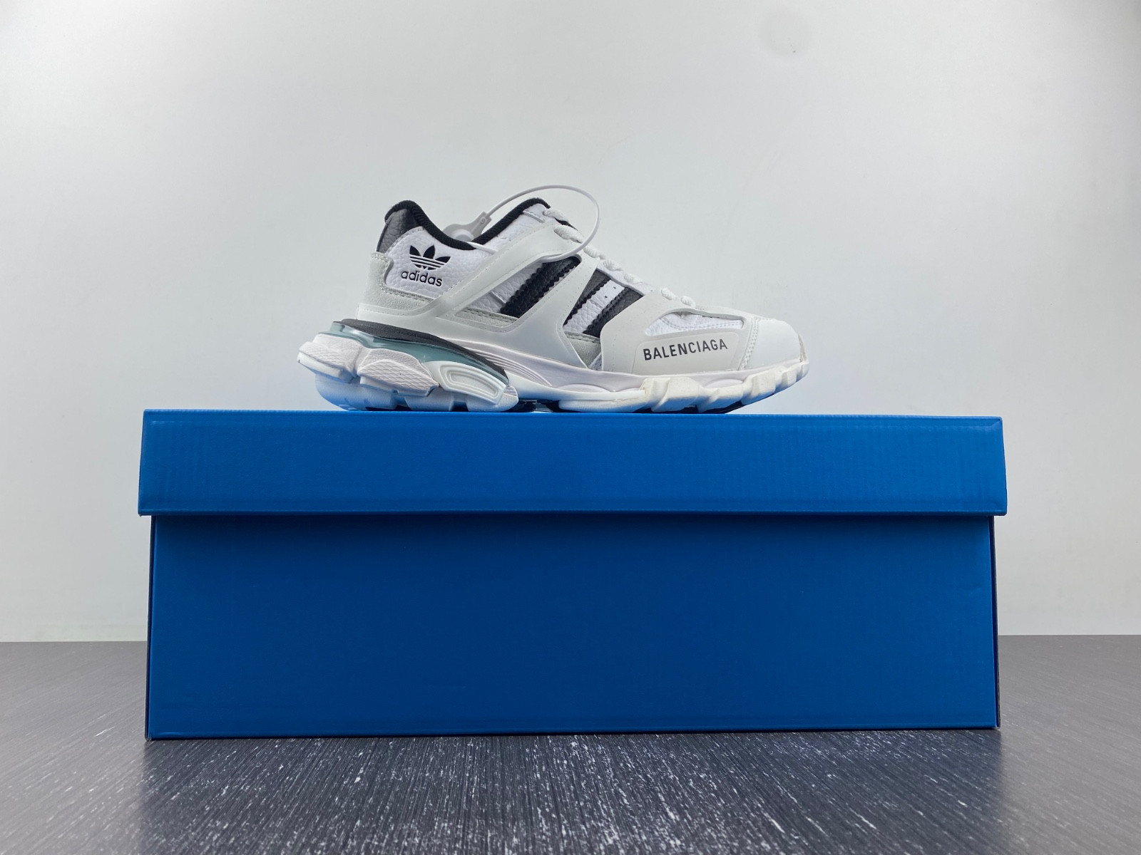 bc track sneaker