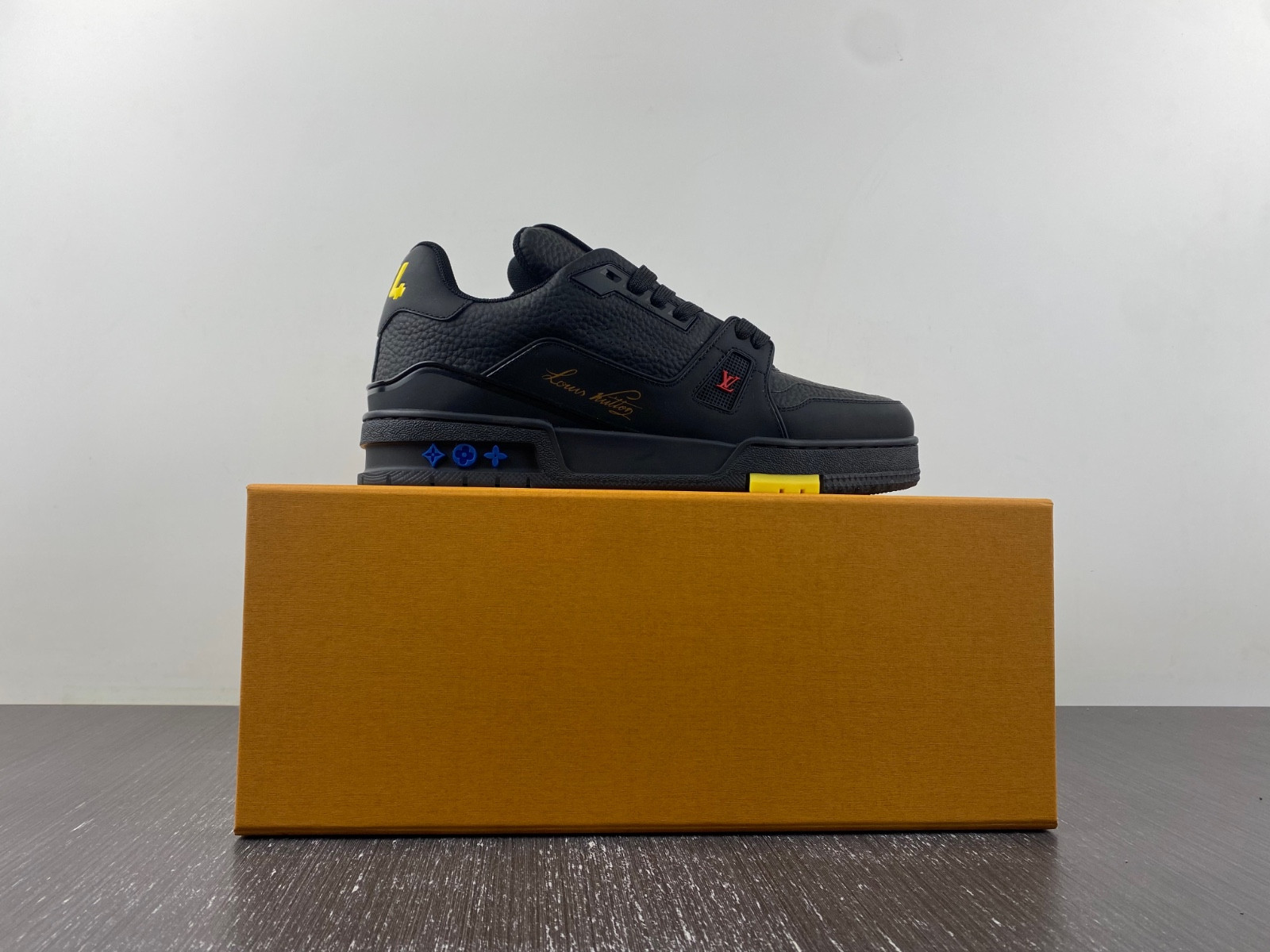 lvt sneakers