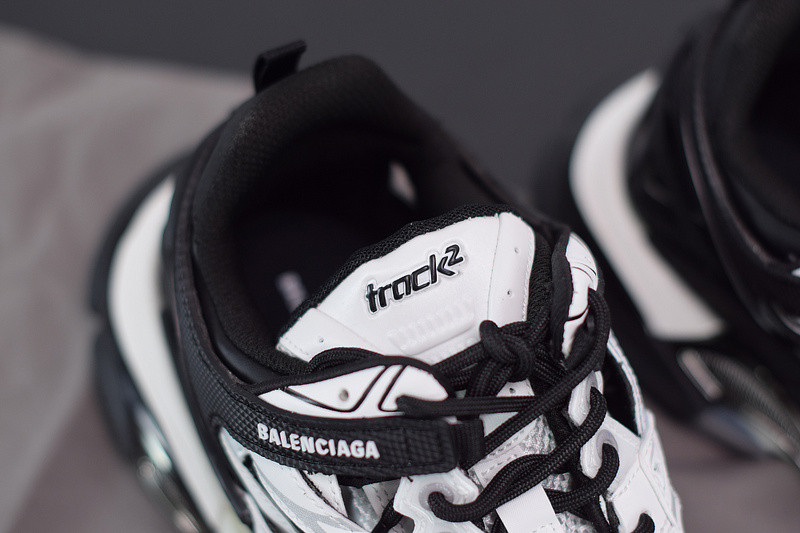 bc track sneaker