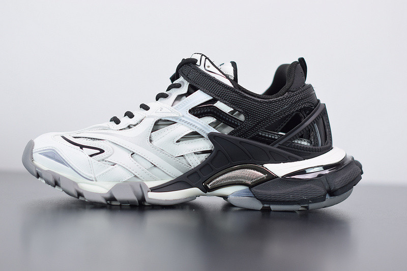 bc track sneaker