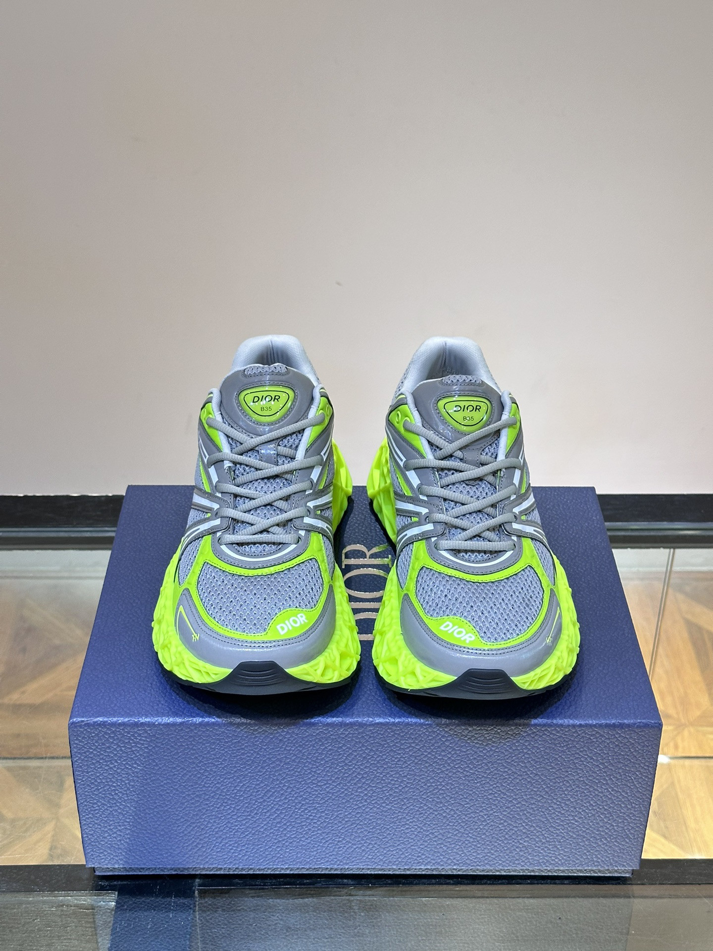 DIO* SNEAKER