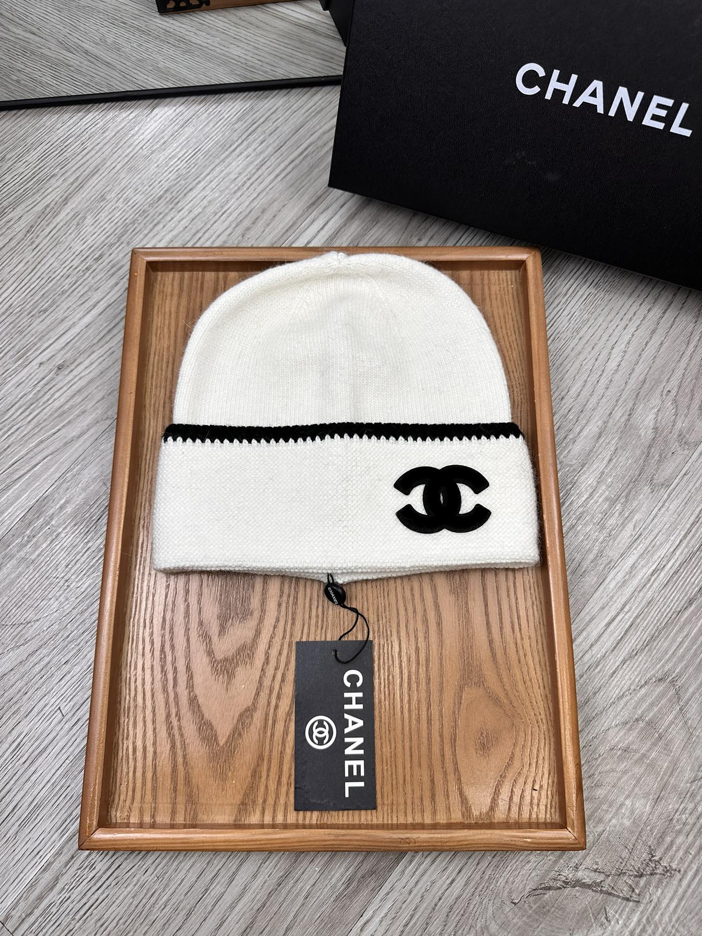 C hat