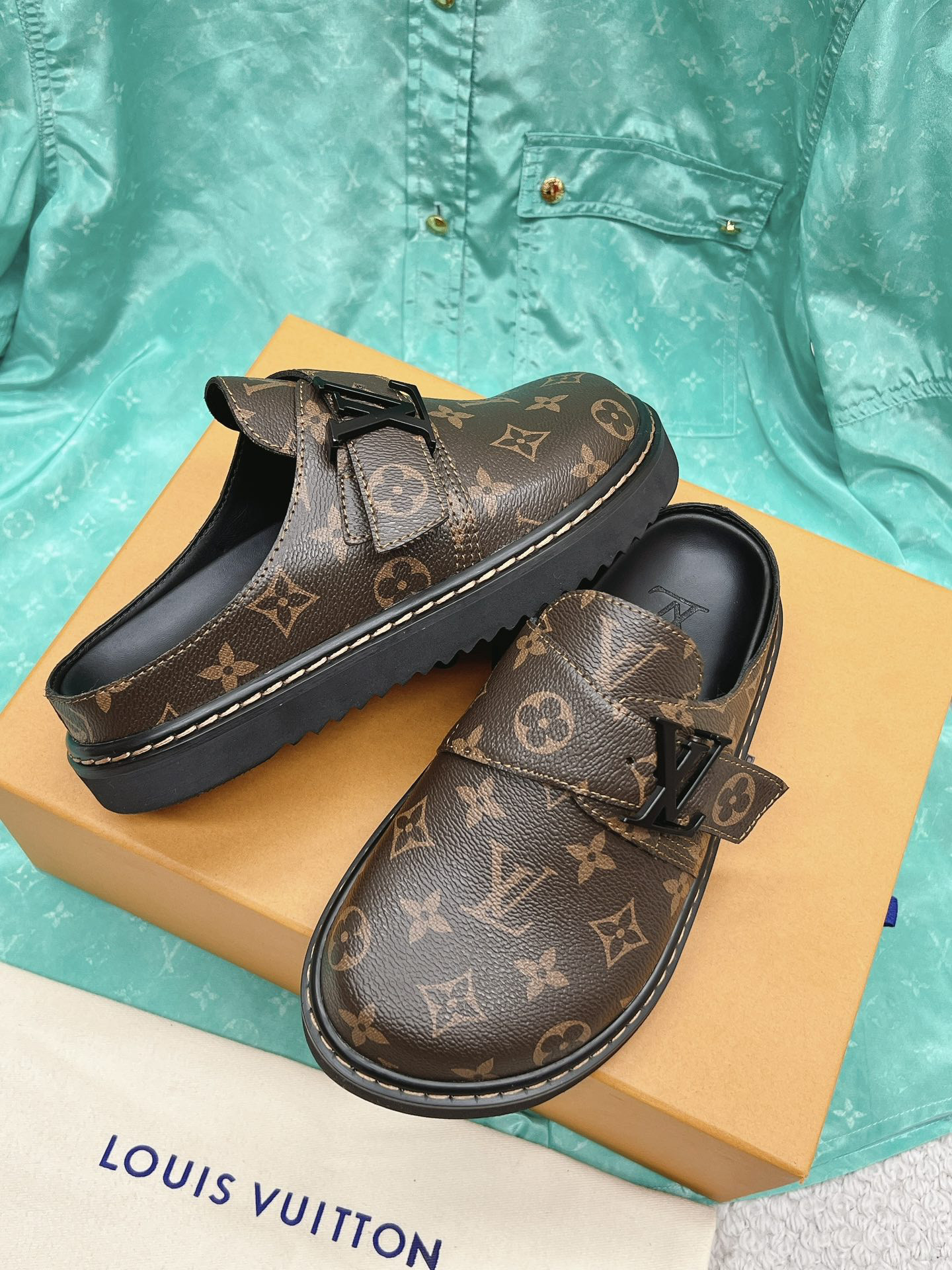LVT SANDALS