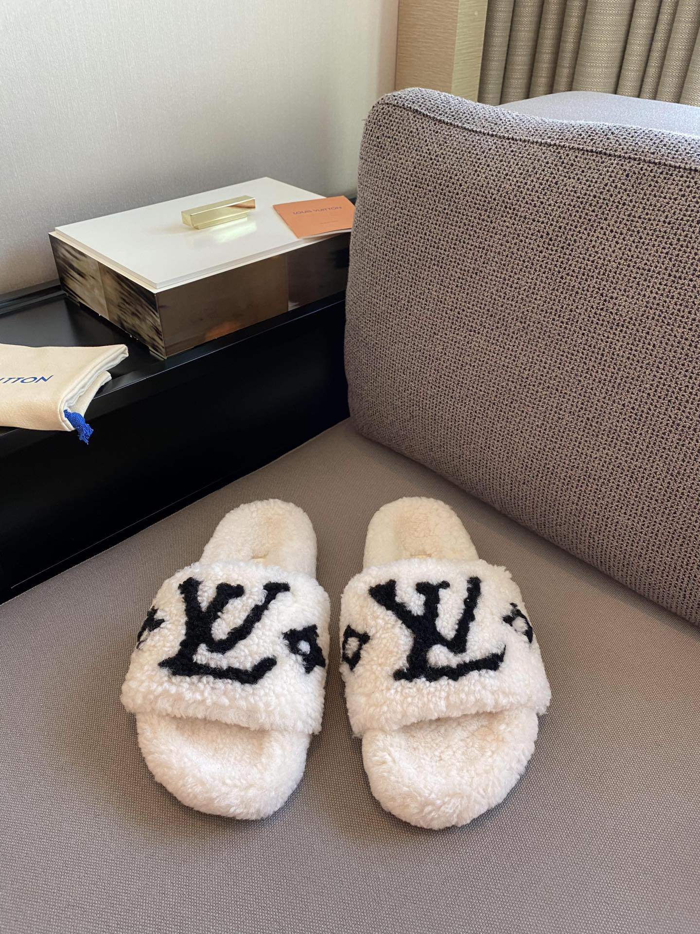 lvt sandals