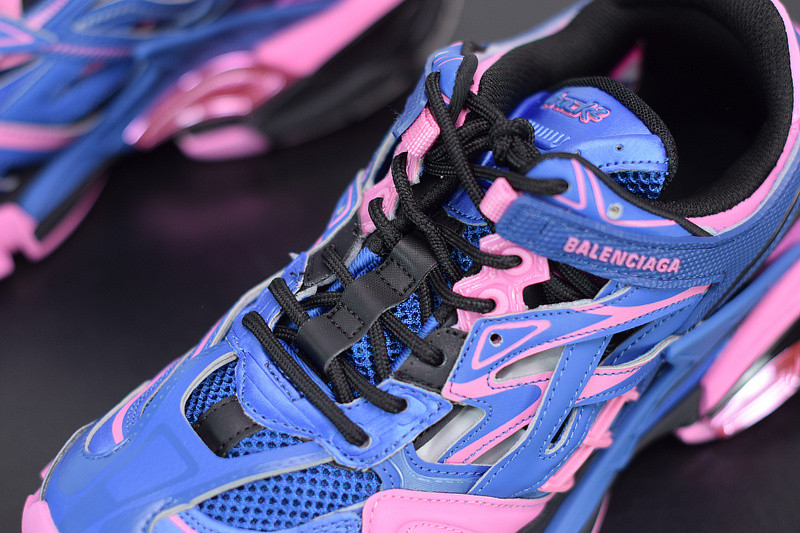 bc track sneaker
