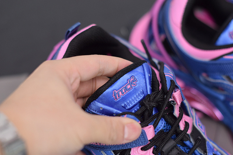 bc track sneaker