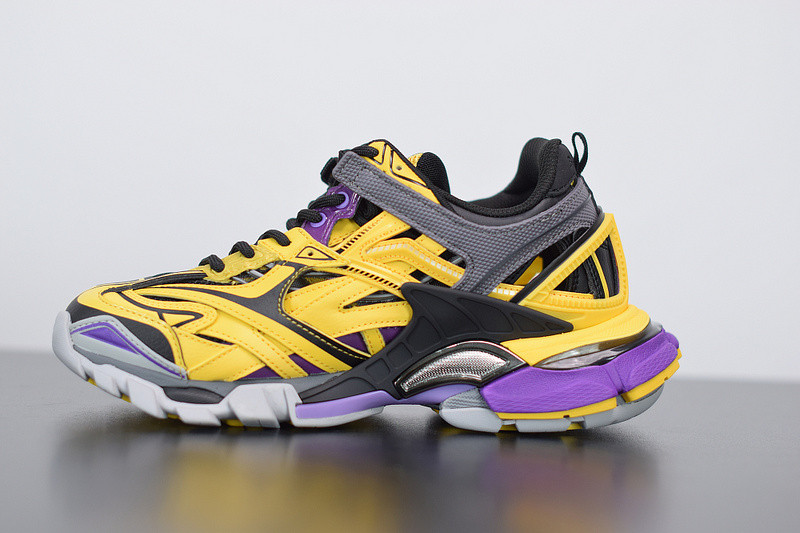 bc track sneaker
