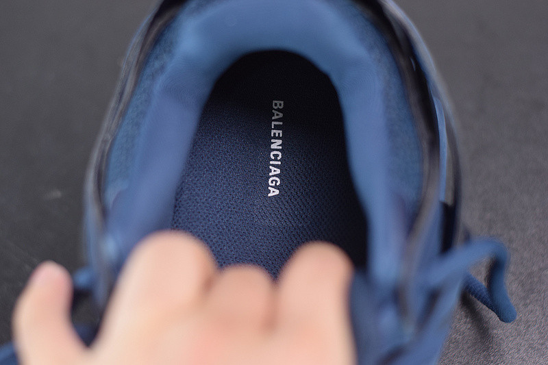 bc track sneaker