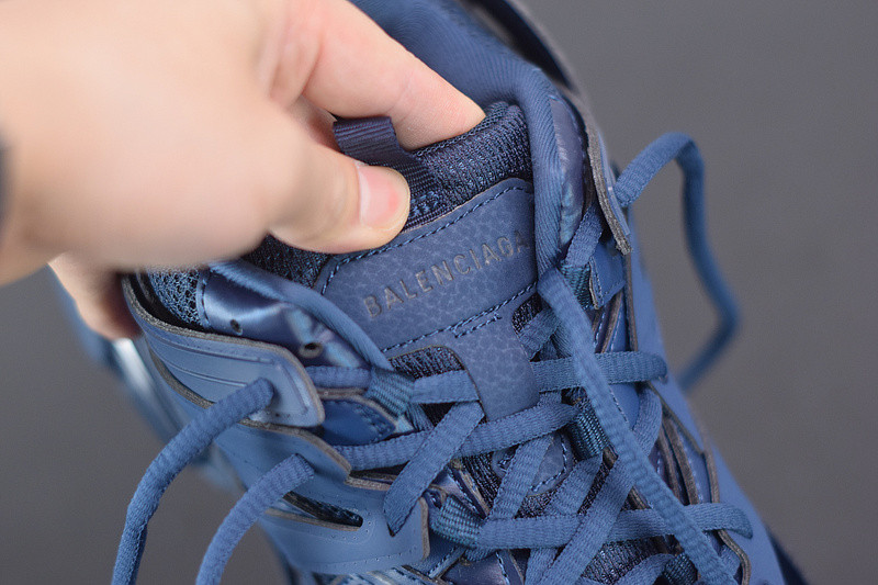 bc track sneaker