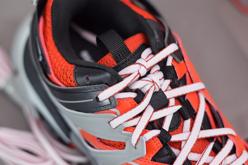 bc track sneaker