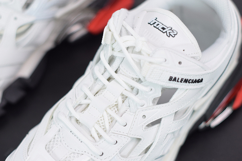 bc track sneaker