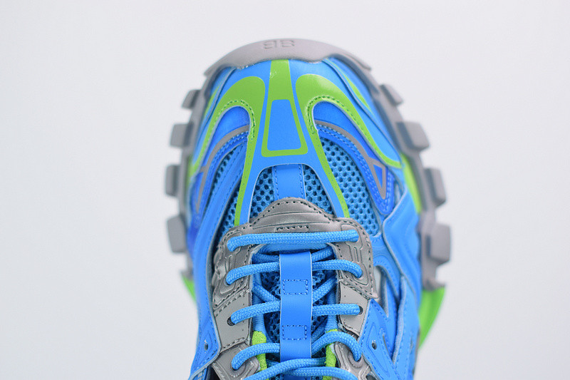 bc track sneaker