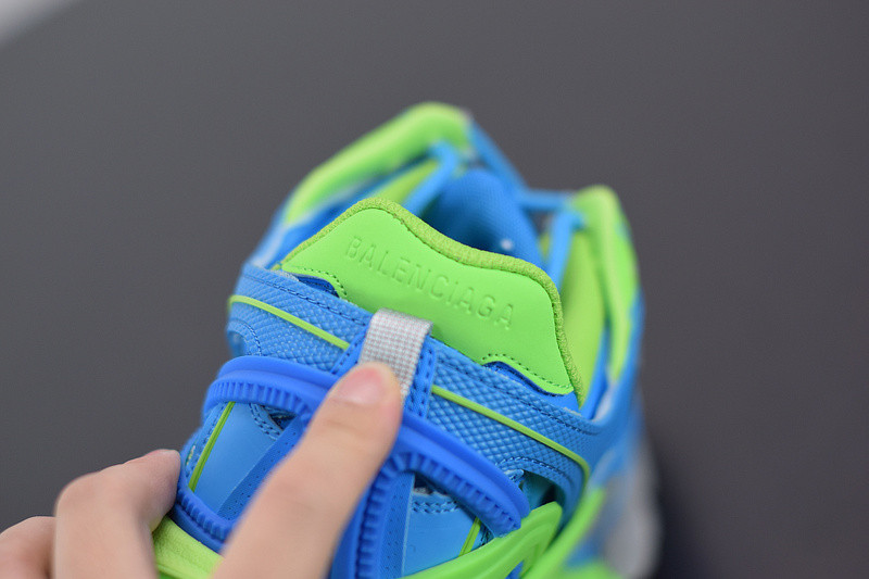 bc track sneaker