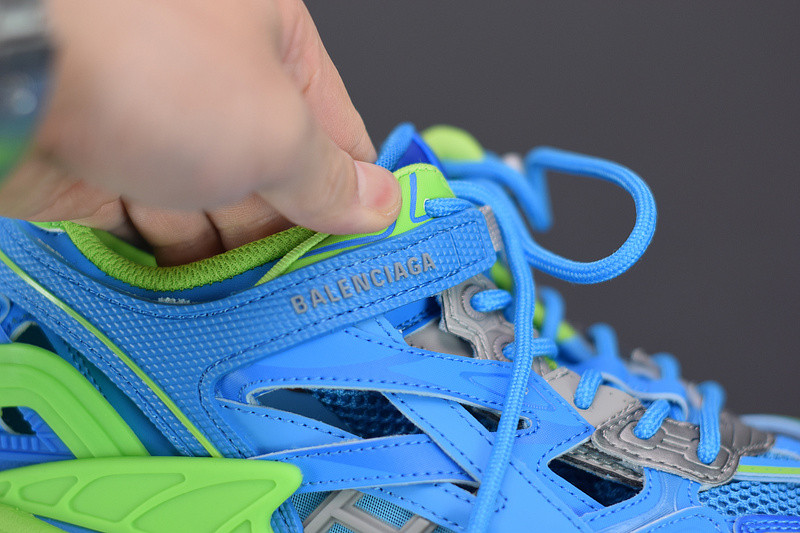 bc track sneaker
