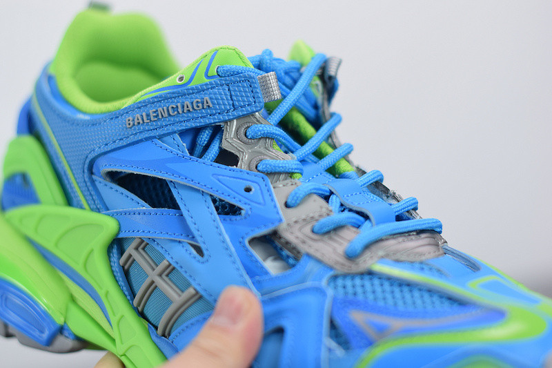 bc track sneaker