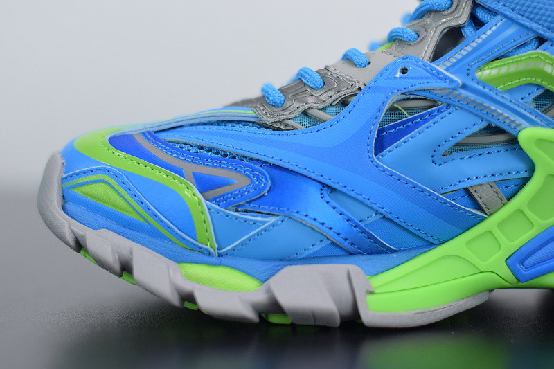 bc track sneaker