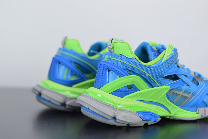 bc track sneaker