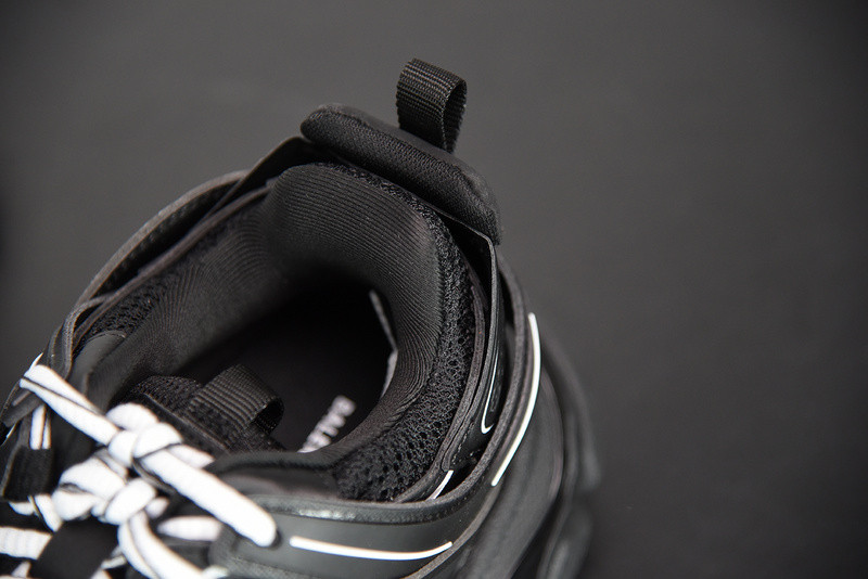 bc track sneaker