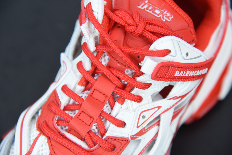 bc track sneaker