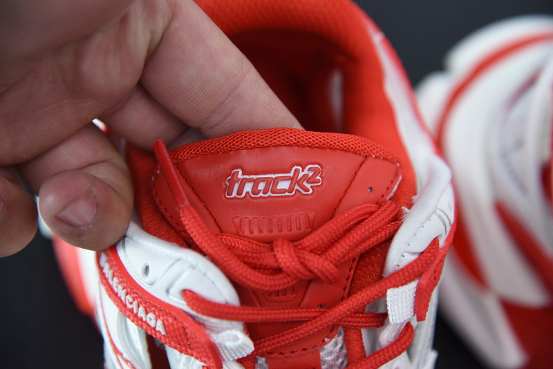 bc track sneaker