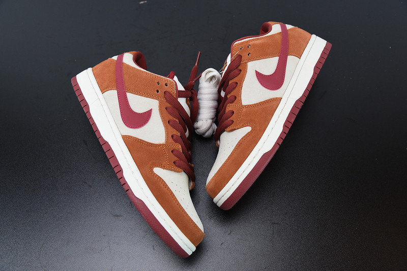 nike sb dunk low pro daek russet cedar bq6817-202