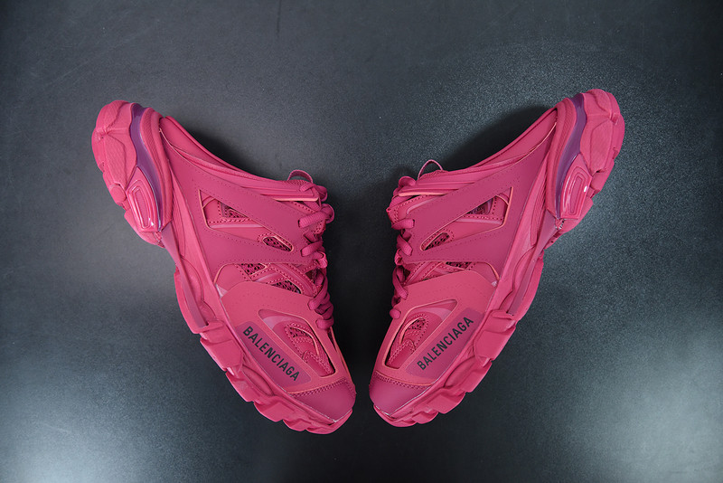 bc track sneaker