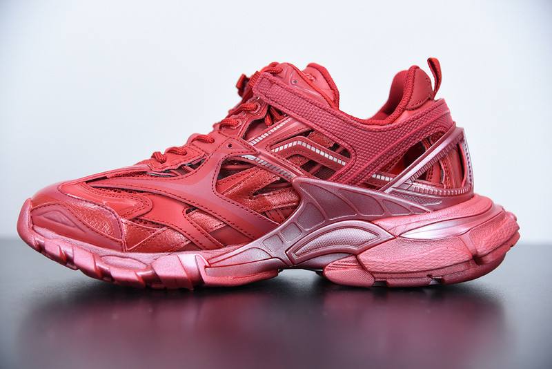 bc track sneaker