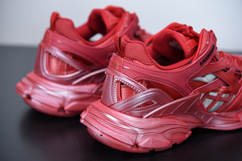 bc track sneaker