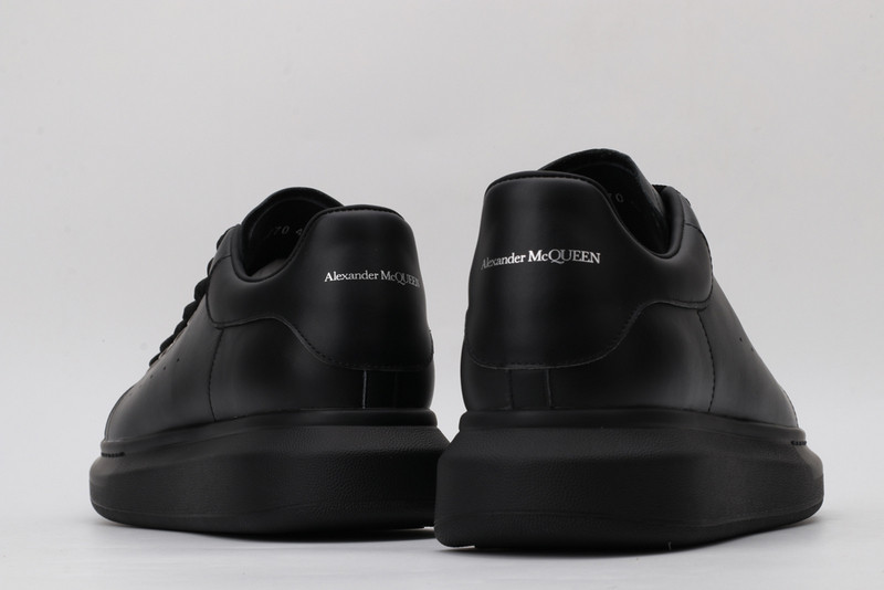 alexer mceen sneakers