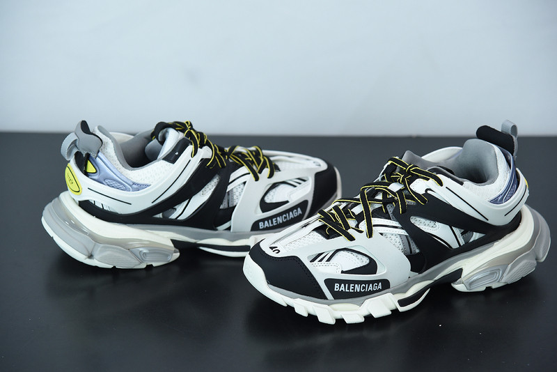 bc track sneaker