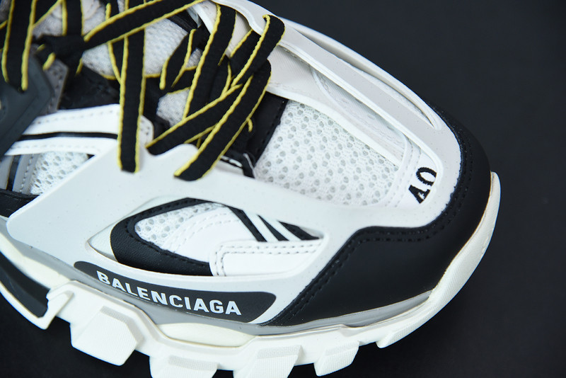 bc track sneaker