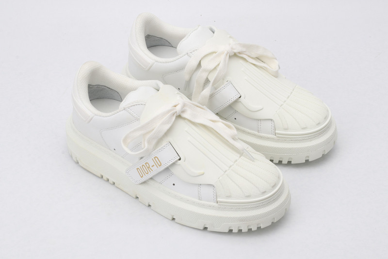 dio* sneaker