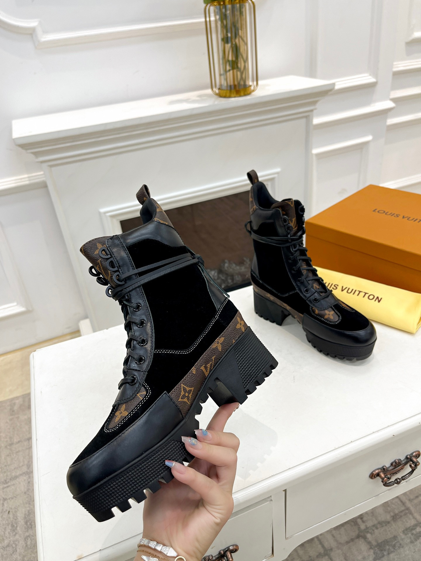 LVT BOOTS