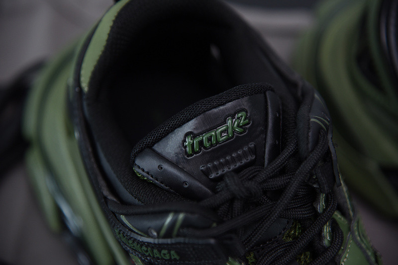 bc track sneaker