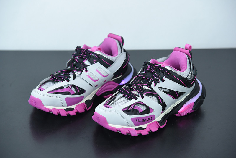 bc track sneaker
