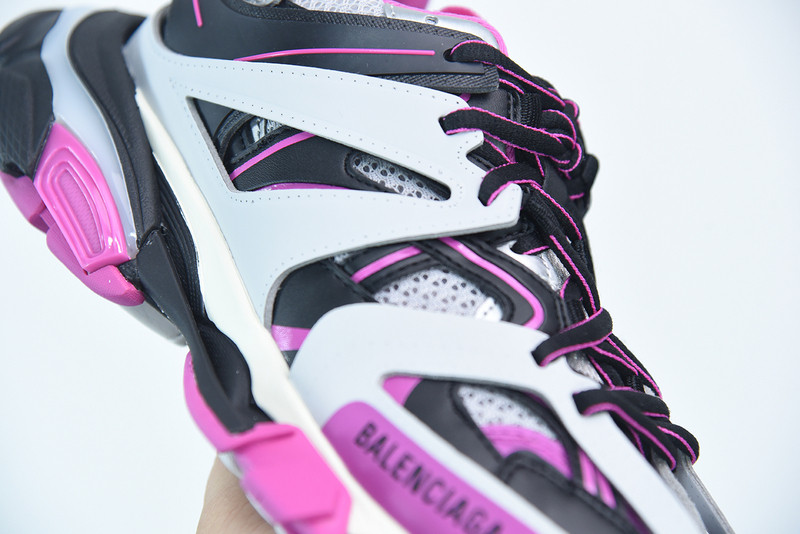 bc track sneaker