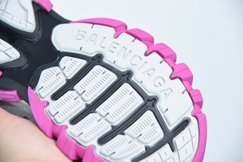 bc track sneaker