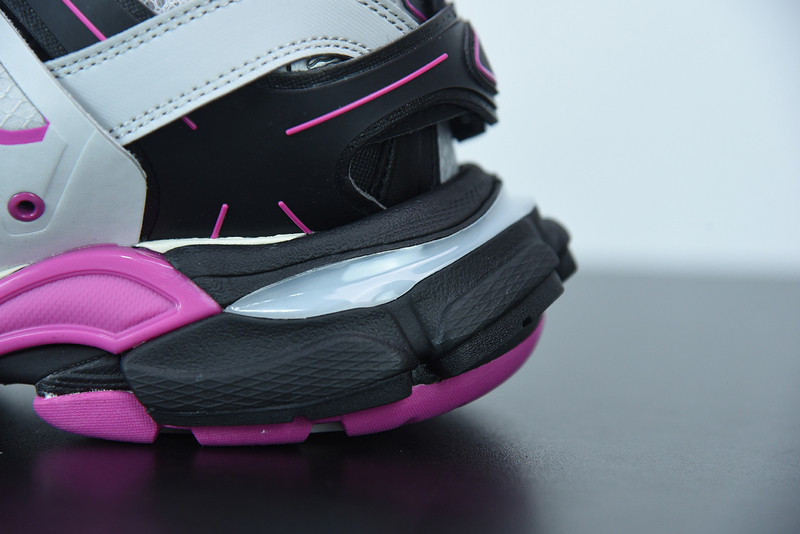 bc track sneaker