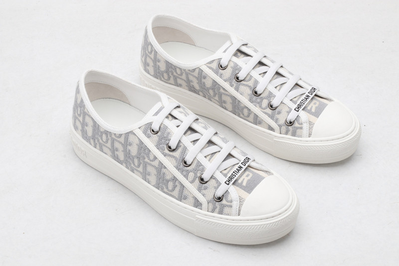 DIO* X CONVERSE SNEAKER