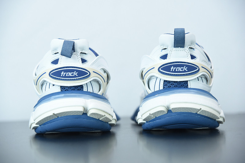 bc track sneaker